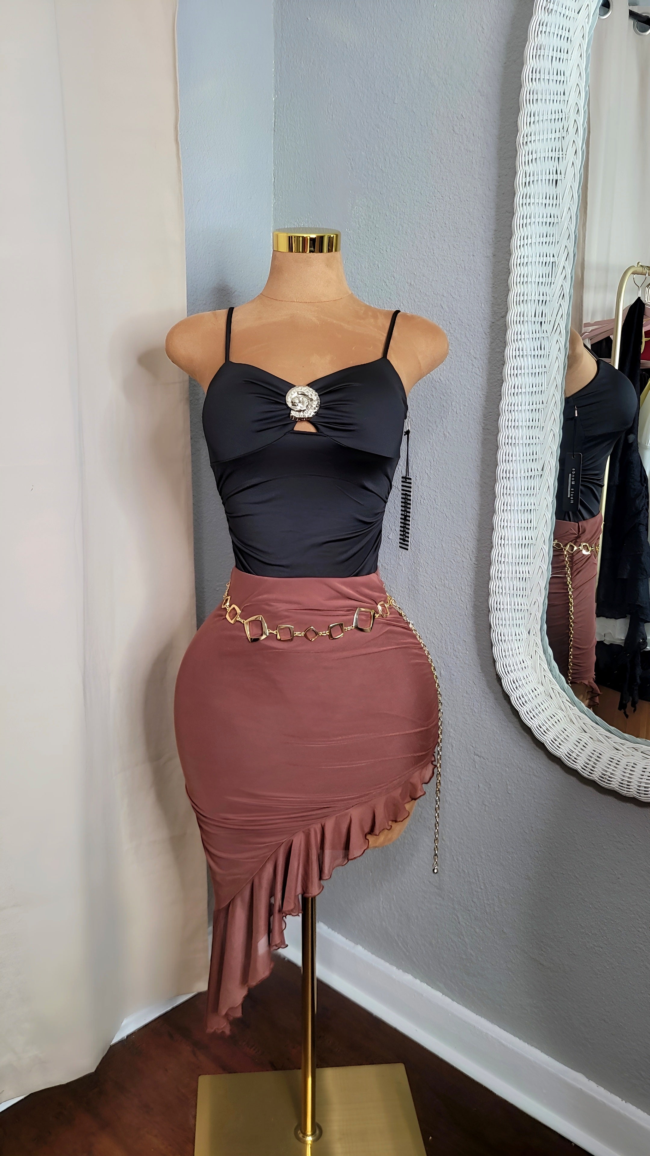 Ale mesh ruffle skirt (Brown color)