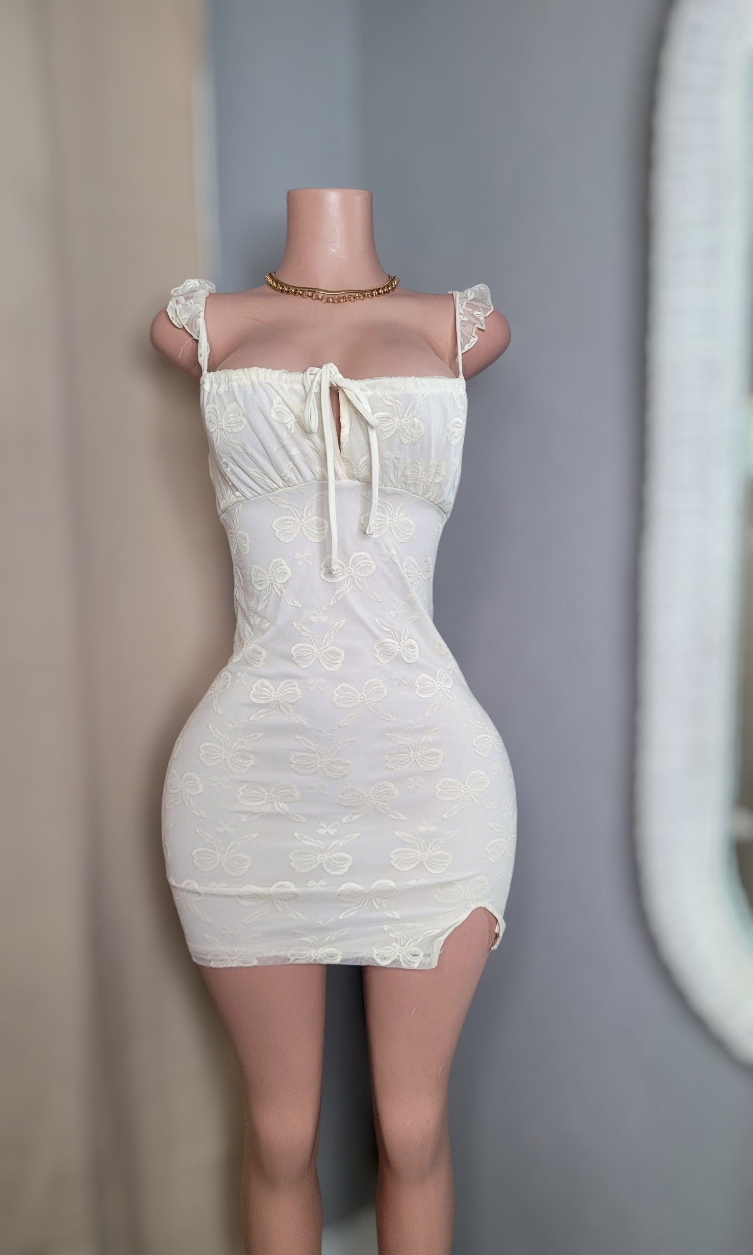 Cassandra mini dress (ivory)