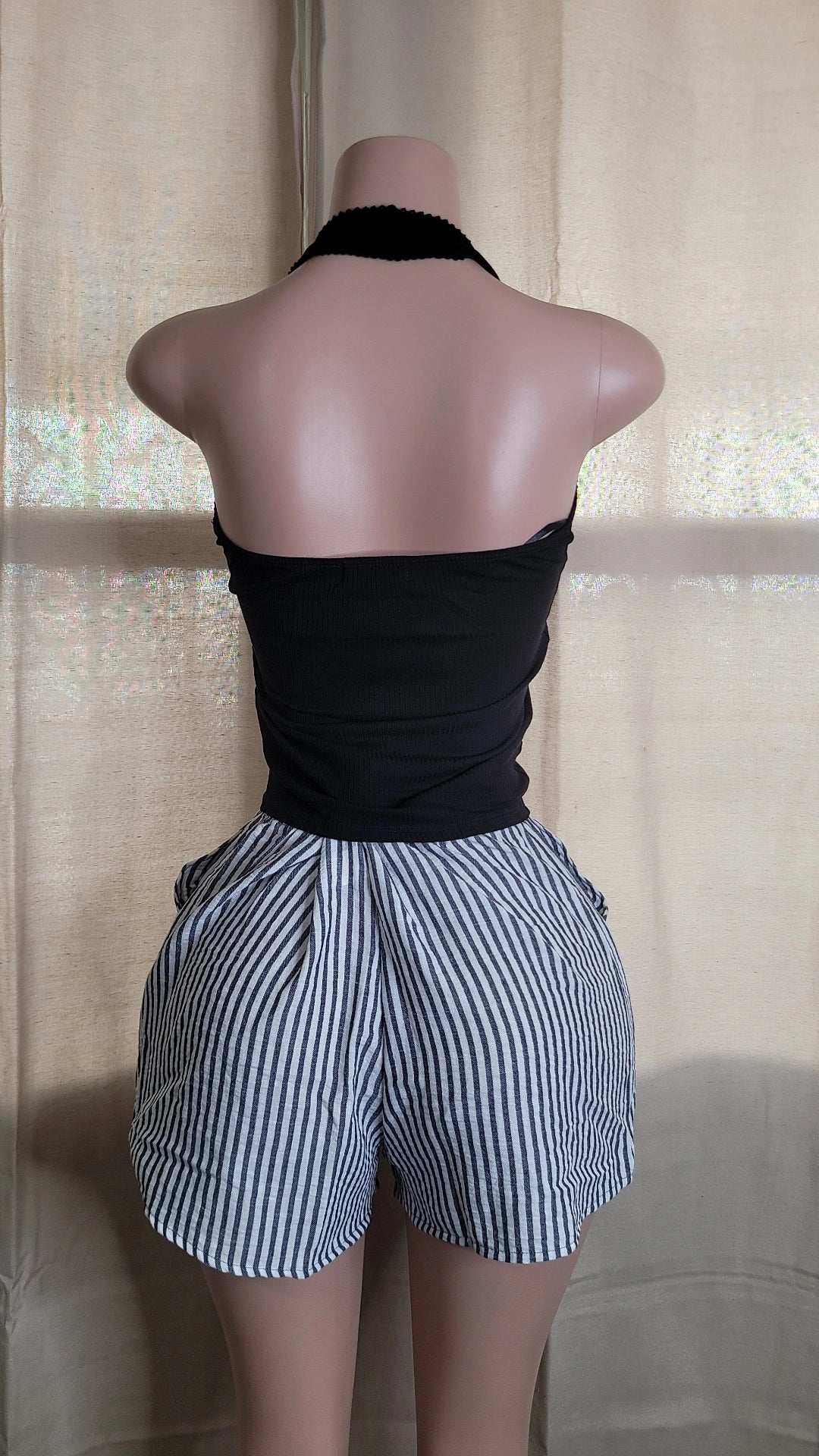 Aide halter top