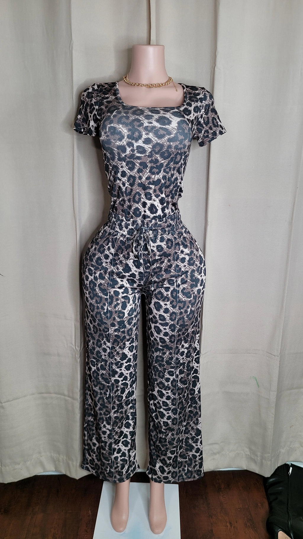 Mandy cheetah pants