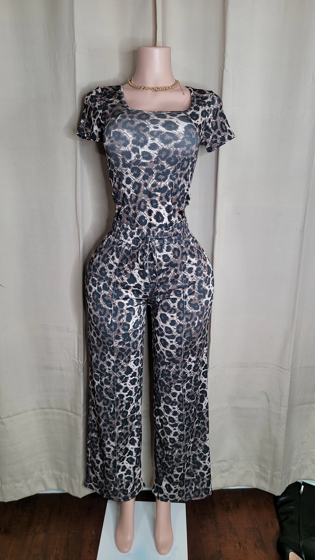 Mandy cheetah pants