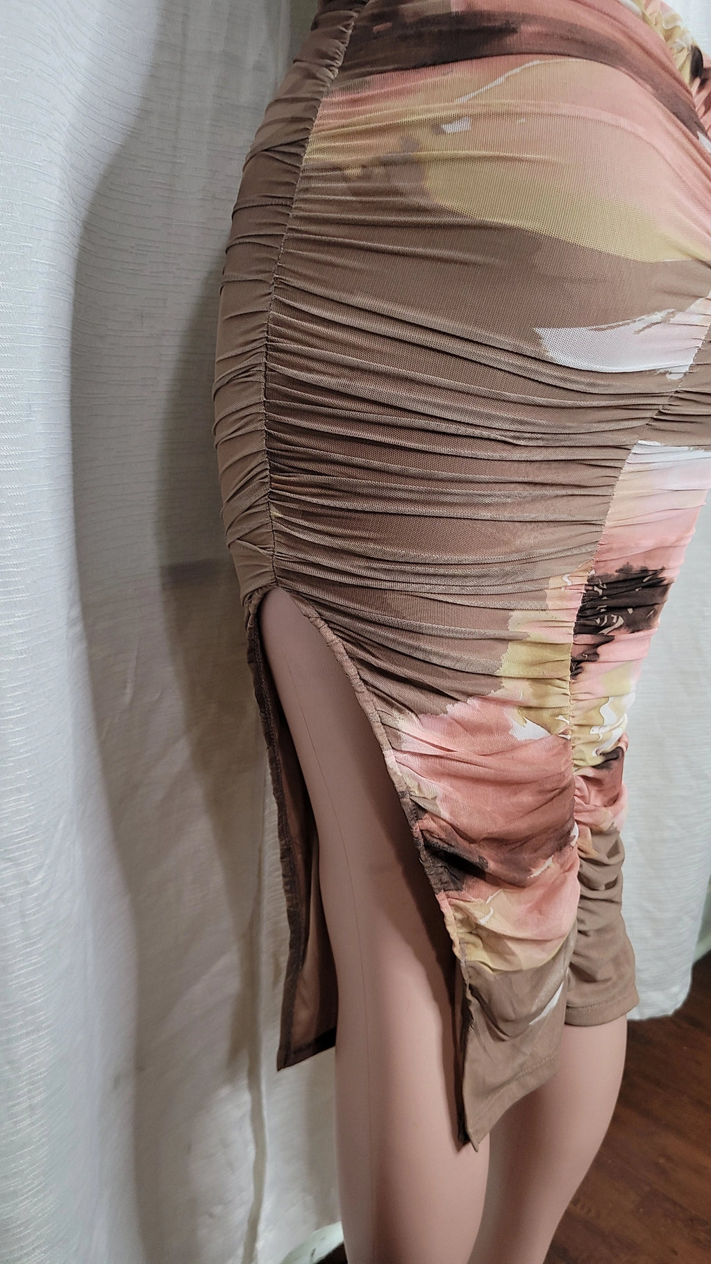 Lauren ruched midi dress( Blush / Brown)